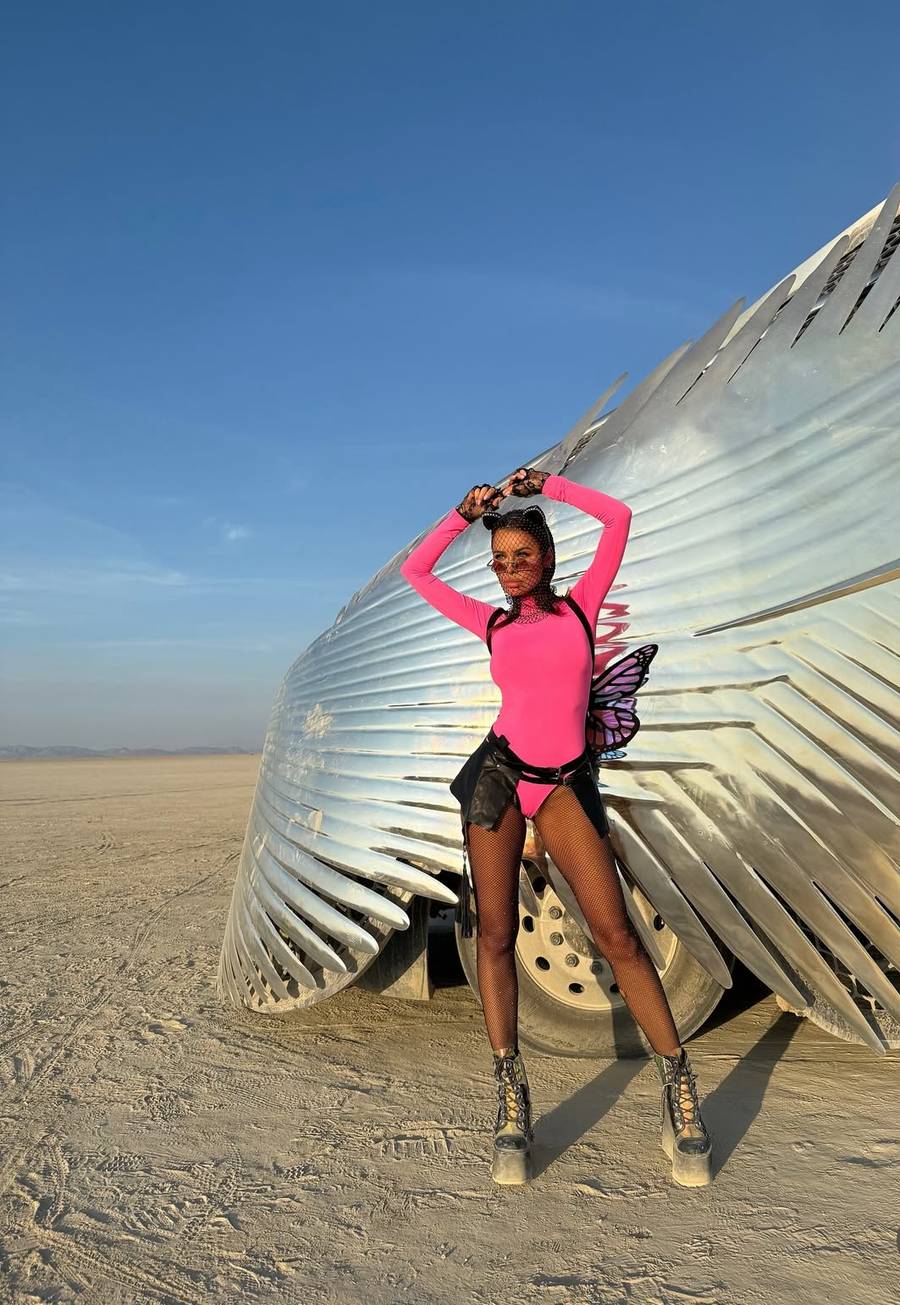 Natalia Siwiec kusi pośladkami na pustyni. „To doświadczenie zmienia życie” (FOTO)