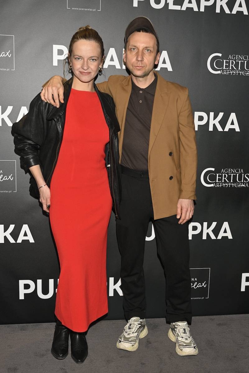 Premiera spektaklu “Pułapka”. Klaudia Kozioł z “Rancza”, Iza Kuna w ultra szerokich spodniach, Edyta Olszówka…