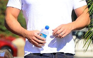 Ben Affleck pokazuje swojego penisa