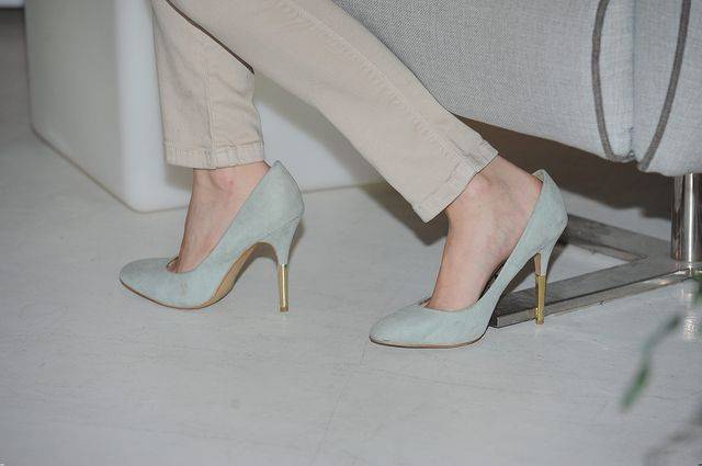 Wpadki gwiazd z BUTAMI – czasem aż BOLI od patrzenia!