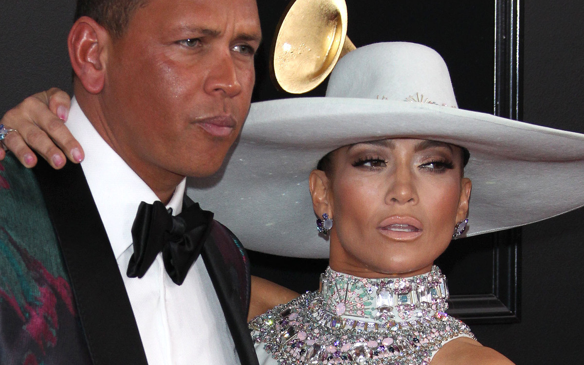 Jennifer Lopez jedną z NAJGORZEJ ubranych na GRAMMY 2019? (ZDJĘCIA)