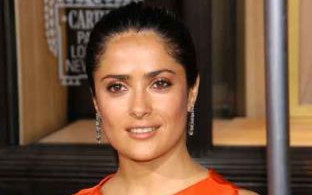 Duże piersi Salmy Hayek to dar od Boga