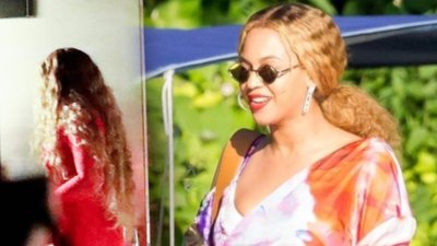 Beyonce na RANDCE w czerwonej, obcisłej miniówce (ZDJĘCIA)