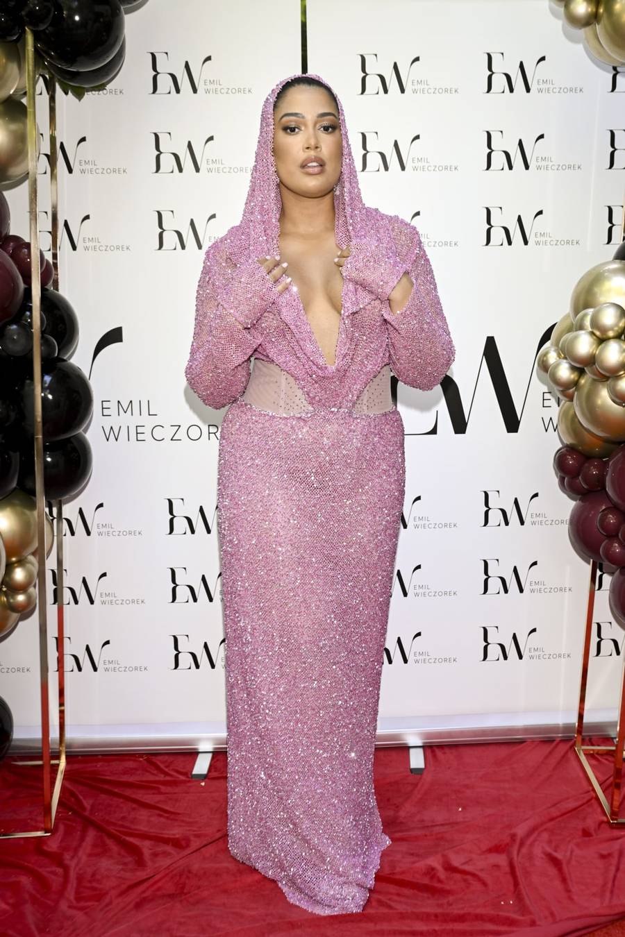 Gwiazdy na pokazie sukienek Miss Polonia 2025! Patricia Kazadi skradła SHOW, Magdalena Narożna kusi nogą (FOTO)