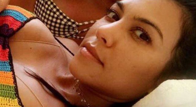 kourtney-kardashian-g-R1