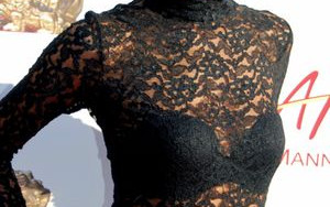 Bai Ling w koronkach i z niebieskimi pasemkami (FOTO)