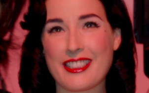 Dita Von Teese w kropeczki (FOTO)