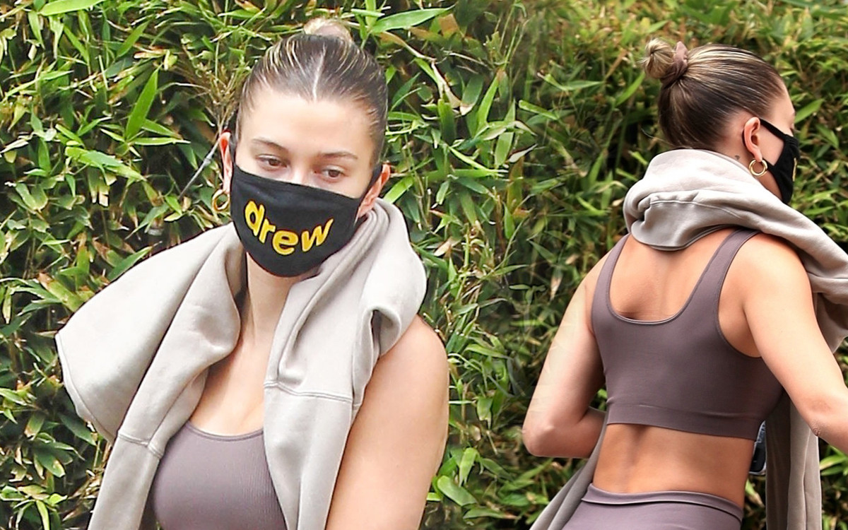 Hailey Bieber podczas kwarantanny chyba tylko robiła FORMĘ – jej pośladki wyglądają znakomicie (ZDJĘCIA)