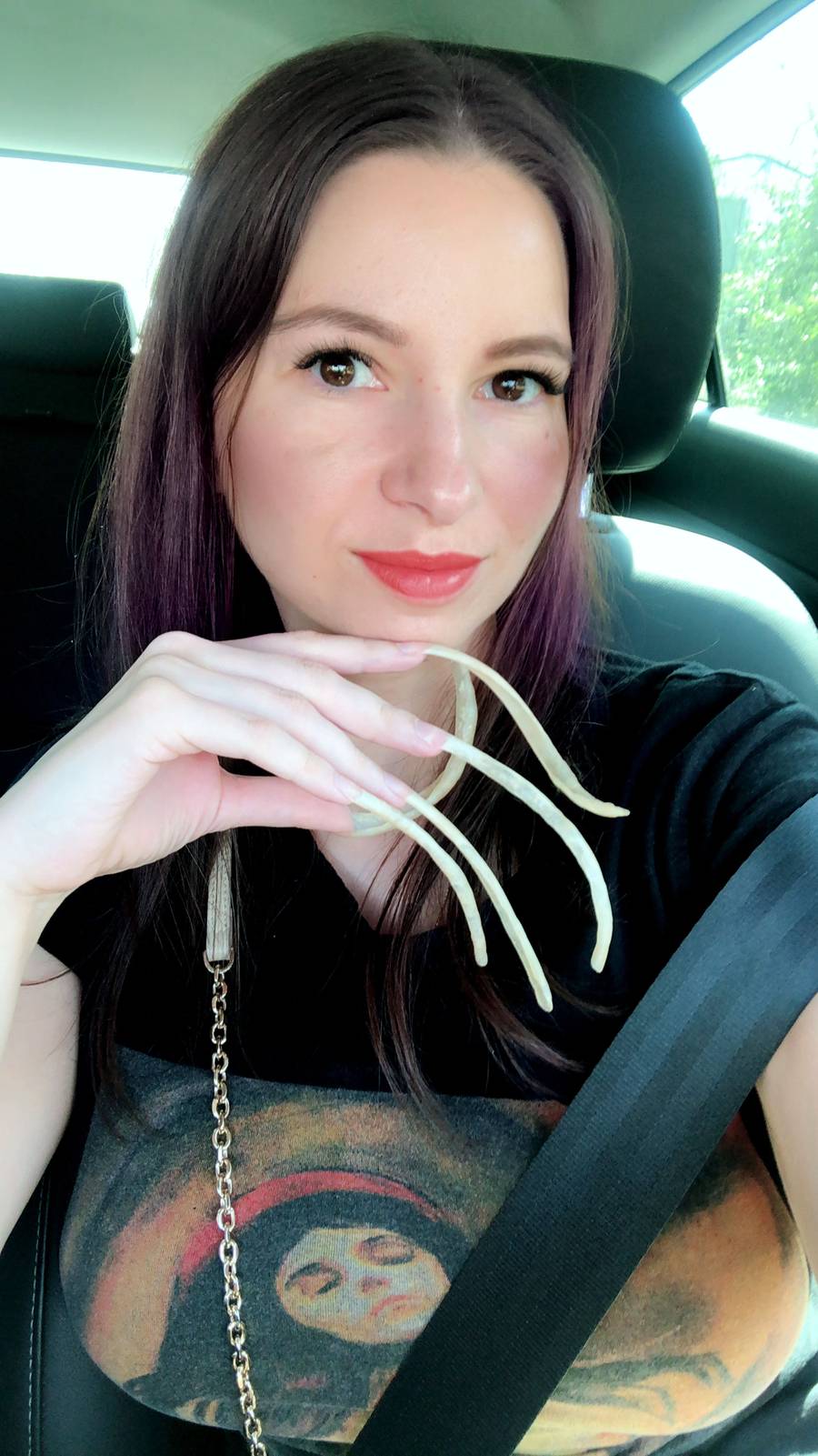 Ta kobieta ma najdłuższe paznokcie w Rosji