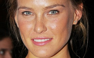 Bar Refaeli nie potrzebuje makijażu (FOTO)