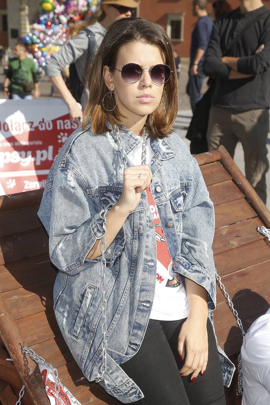 Gwiazdy PRZYKUWAJĄ się łańcuchami do psiej budy (ZDJĘCIA)