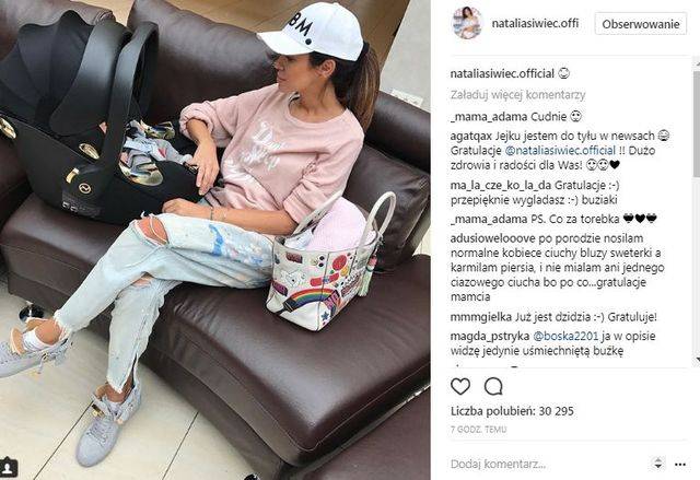 Natalia Siwiec pieluchy pakuje do torby, której cena ZWALI CIĘ Z NÓG (Instagram)