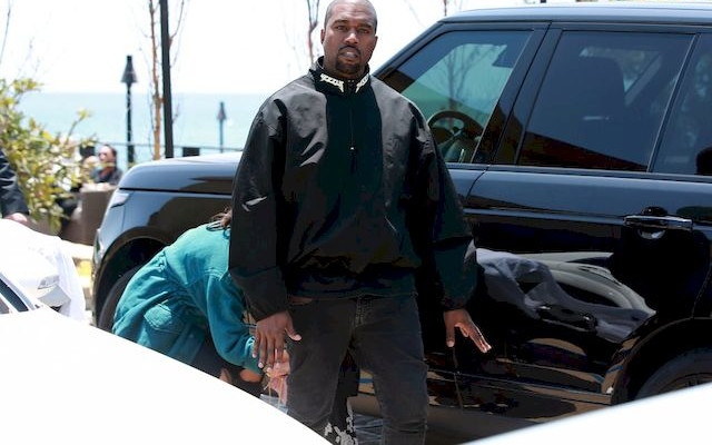 Kanye West musiał przerwać koncert! Co groziło raperowi? (VIDEO)