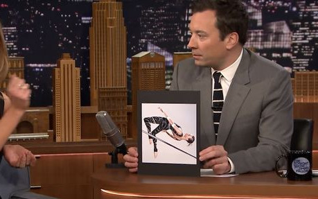 Jimmy Fallon pobiera lekcje modelingu u Karlie Kloss