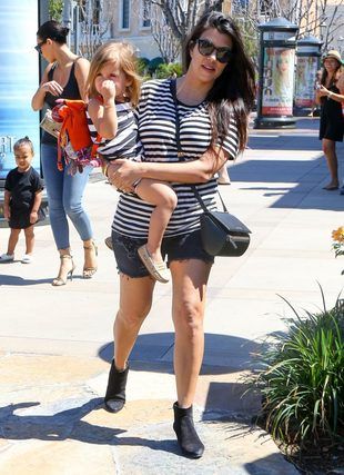 kourtney-kardashian-g-R1