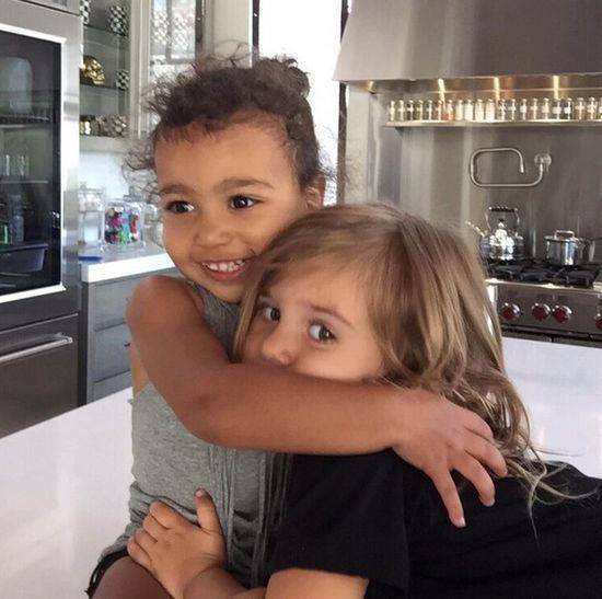 North West i Penelope Disick – najsłodsze brzdące w show biznesie