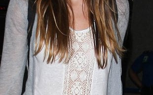 Jessica Biel na lotnisku (FOTO)