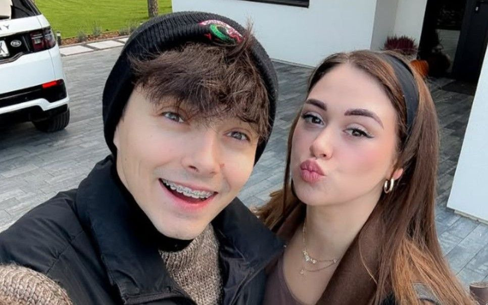 Dąbrowski i Przybysz wyprowadzają się z Polski. Dopiero co wybudowali piękny dom