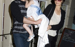 Tom Cruise i Katie Holmes na plaży