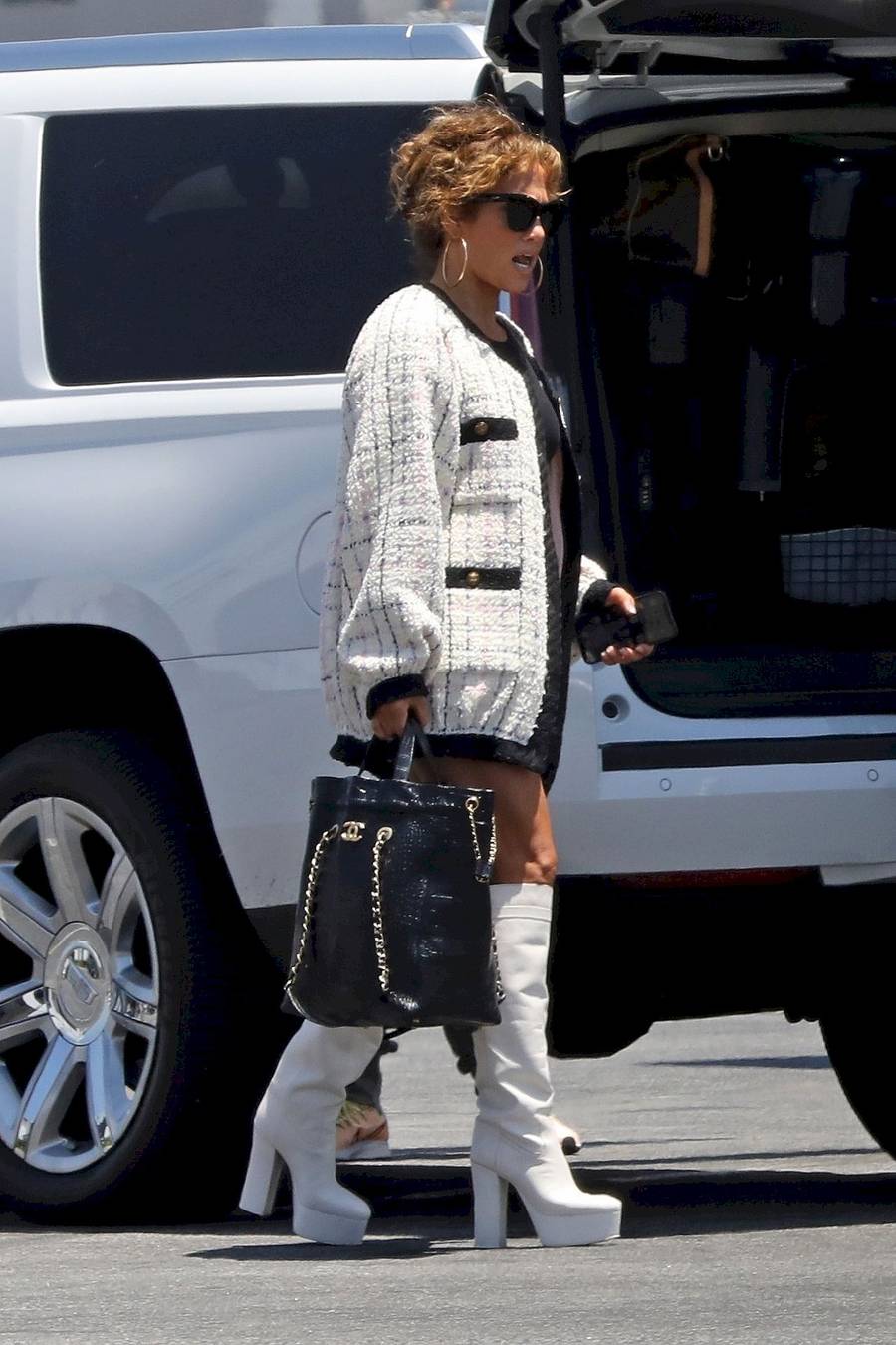 Jennifer Lopez w białych kozakach