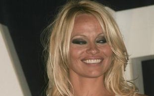 Pamela Anderson jak babcia