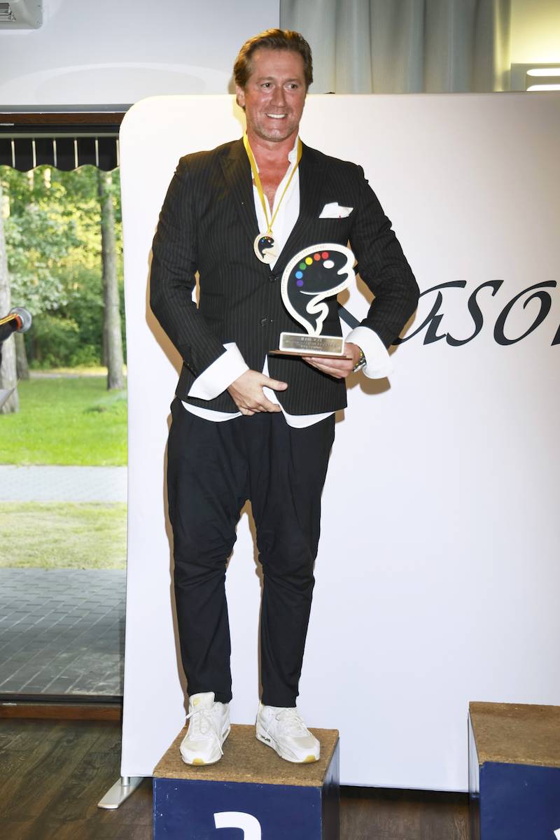 Festiwal wędkarski gwiazd. Jacek Rozenek z ukochaną, dawno niewidziany ksiądz z Plebanii