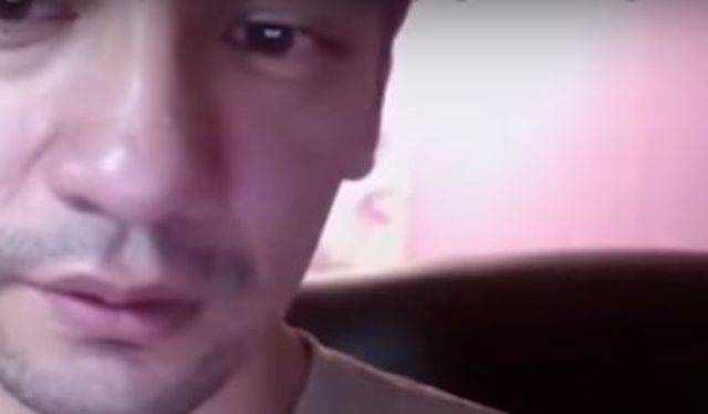 Popełnił SAMOBÓJSTWO na wizji! Śmiertelnie ugryzł go wąż (VIDEO)