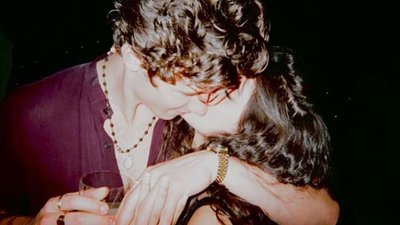 24-letni Shawn Mendes randkuje z 51-letnią panią doktor