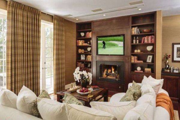 Dom Sarah Michelle Gellar