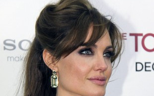 Angelina Jolie: Nie miałam żadnych operacji plastycznych