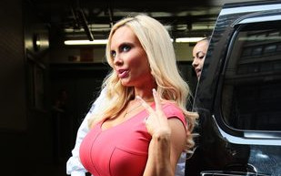 Coco Austin ma w ciąży brzuch jak Sarah Stage? (FOTO)