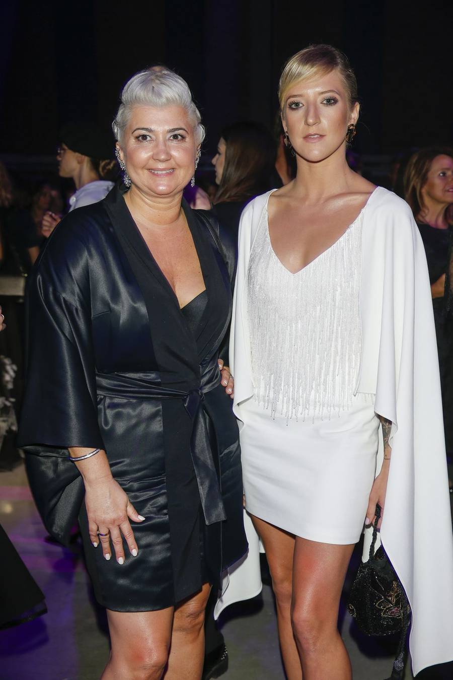 Lara Gessler nie lubi biustonoszy – często zostawia bieliznę w domu i odsłania DEKOLT