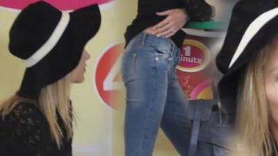 Anja Rubik modna na lotnisku (FOTO)