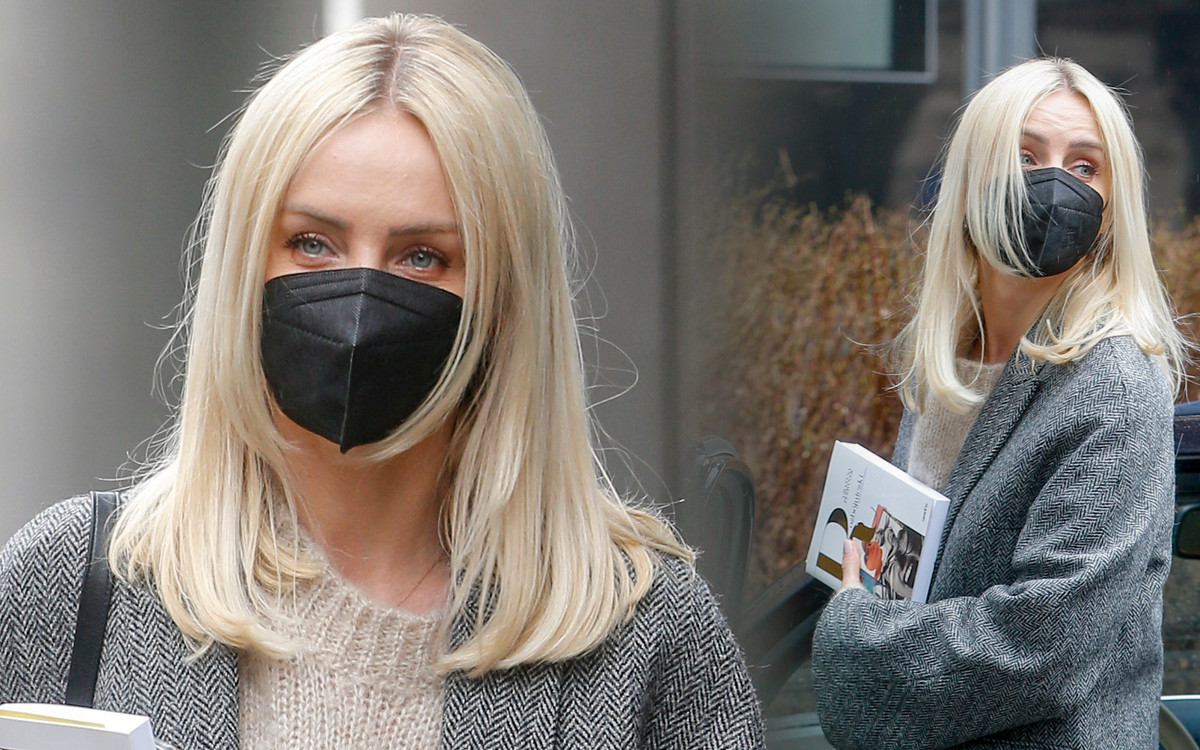 Gwiazdy DD TVN: Stylowa Agnieszka Woźniak-Starak. Tę część garderoby nosimy tej wiosny (ZDJĘCIA)