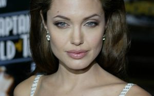 Brangelina sponsoruje