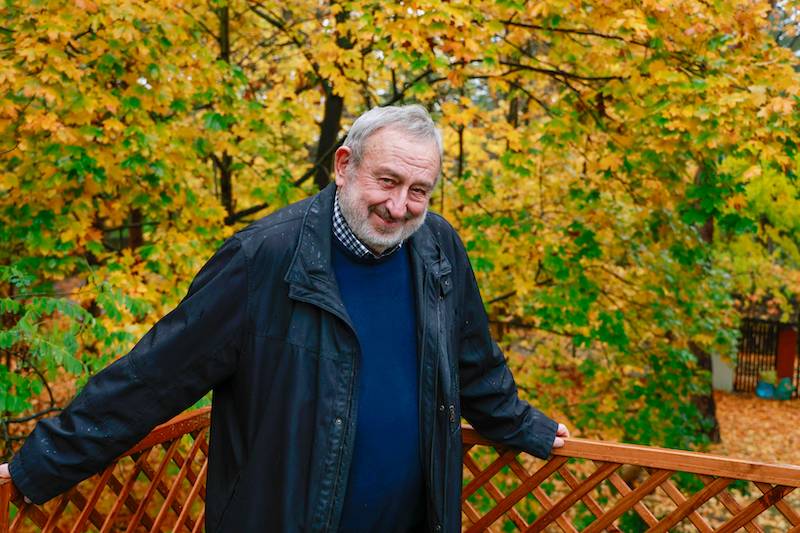 Tadeusz Drozda uchylił drzwi swojego domu. Legenda telewizyjna ma wnętrza z duszą i klasą (FOTO)