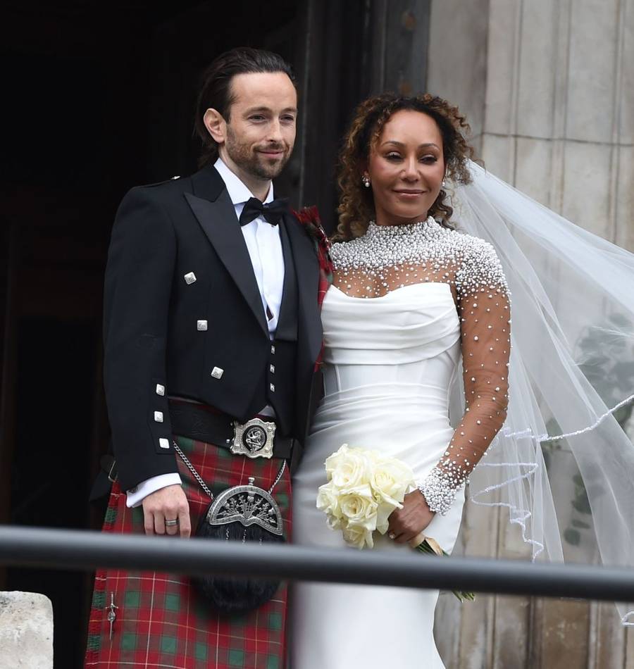 Mel B po raz trzeci wyszła za mąż! Szkockie wdzianko pana młodego zrobiło prawdziwą furorę (FOTO)