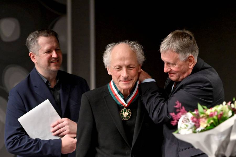 Paweł Wawrzecki ma wielki powód do dumy. Aktor świętuje 50-lecie pracy! (FOTO)