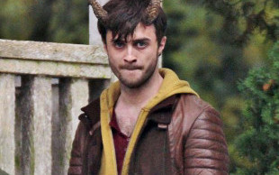 Daniel Radcliffe z przyprawionymi rogami (FOTO)