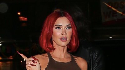 Megan Fox prezentuje gołe sutki podczas promocji swojego tomiku poezji