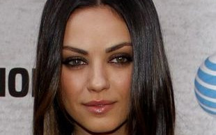 Mila Kunis uszczęśliwiła pewnego żołnierza (VIDEO)