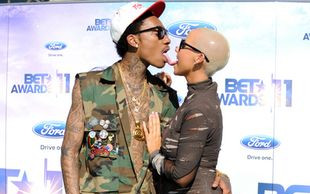 Amber Rose uwielbia pocałunki z języczkiem (FOTO)