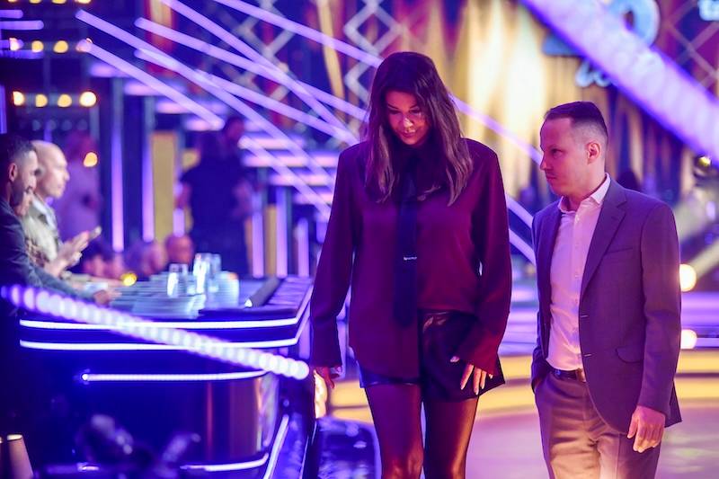 Edyta Górniak w “Tańcu z gwiazdami”. Nagle wtargnęła na scenę i nie potrafiła z niego zejść. Potem przepraszała!