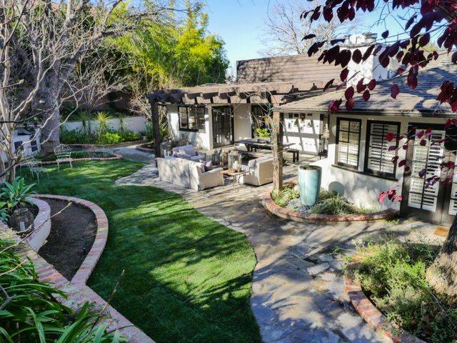 Tak mieszkała Leighton Meestser będąc singielką