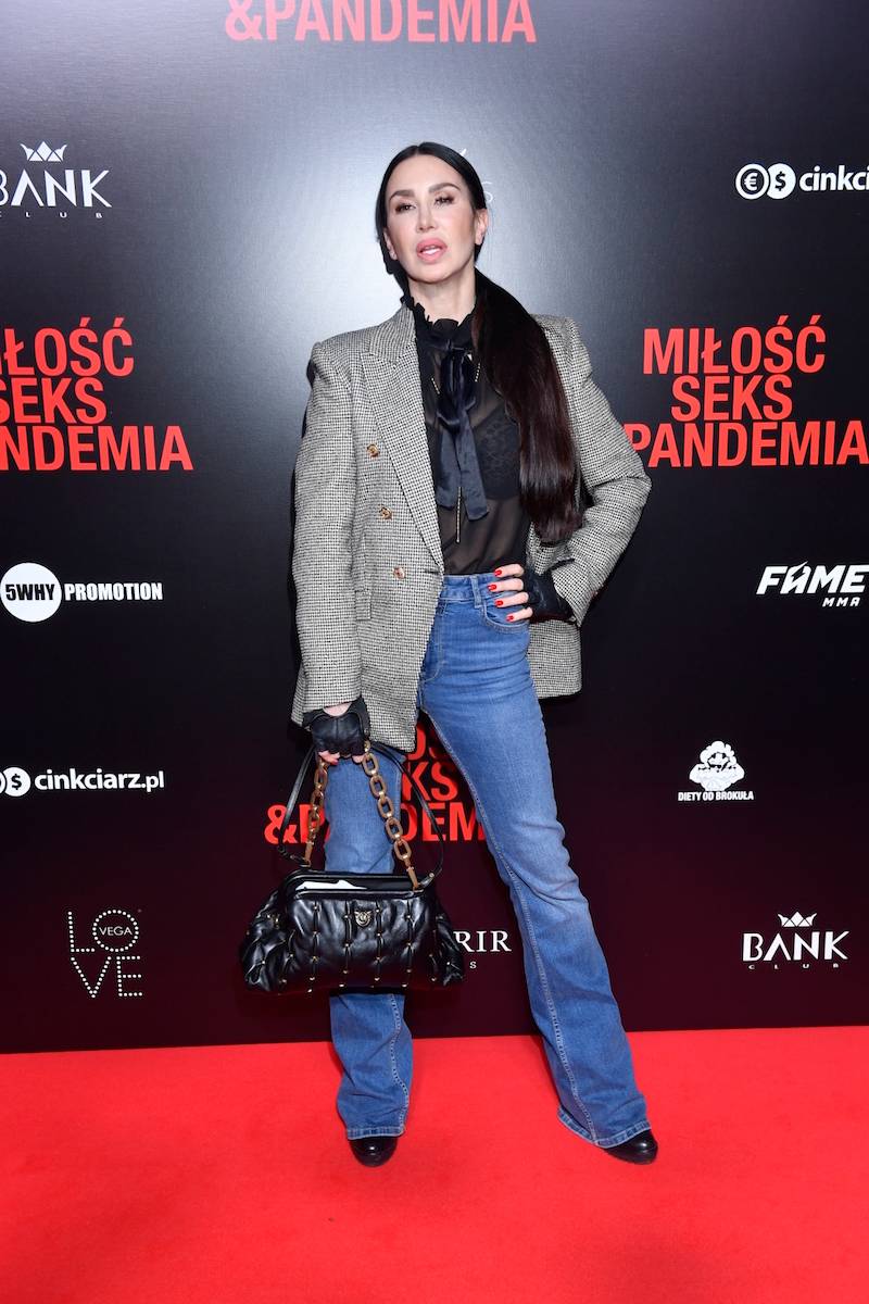 Premiera filmu “Miłość, seks & pandemia”. Anna Mucha z partnerem, Małgorzata Rozenek z Radkiem