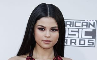 Duet Seleny Gomez i Charlie’go Putha robi furorę w sieci!