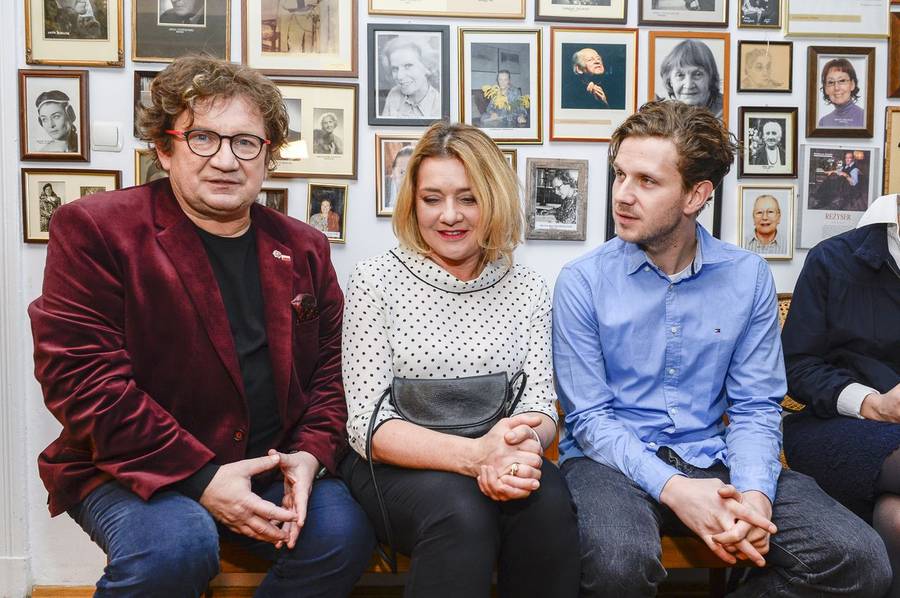 Paweł Królikowski na starych zdjęciach z ukochaną żoną i piątką dzieci. Niezwykła rodzina!