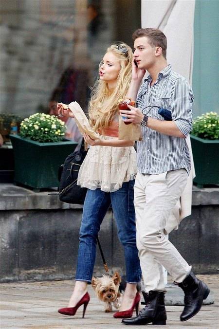 Iza Miko w wielkim świecie