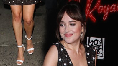 Dakota Johnson BEZ BIUSTONOSZA w mini sukience w groszki (ZDJĘCIA)