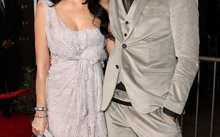 Russell Brand: Spałem z dziewięcioma kobietami na raz